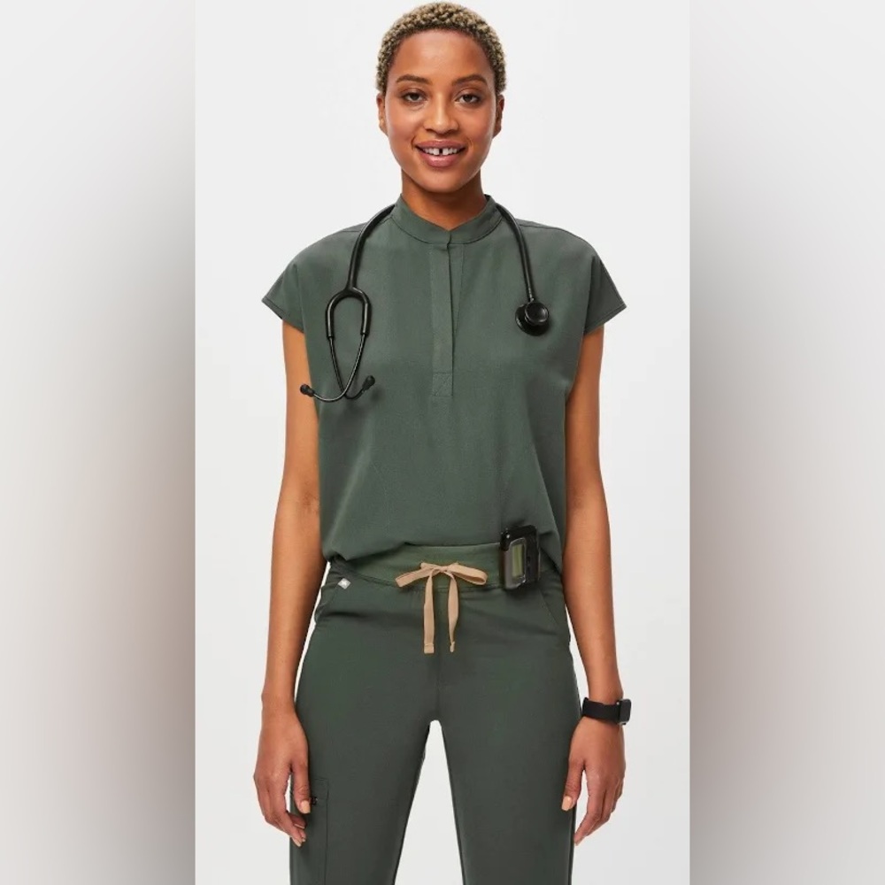 Figs Scrubs Women Rafaela Set With Joggers In Green Moss Oversized Comfy Sz XXL
